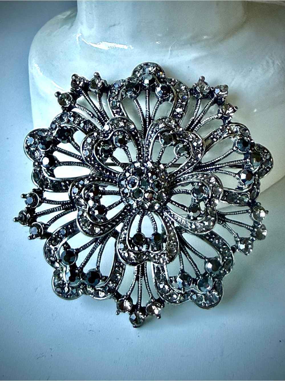 VTG Antiqued Silver Tone Filagree Flower Brooch Grey Black Rhinestone Crystals